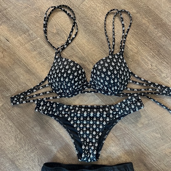 Two Piece Swim Suit, Med, bonus pairBlack, Sml athletic Shorts.M. Padded Top - Picture 2 of 7